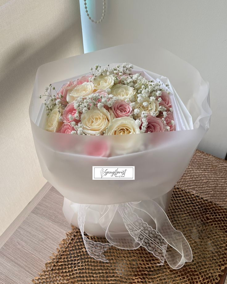 Blossom Tales HAND BOUQUET
